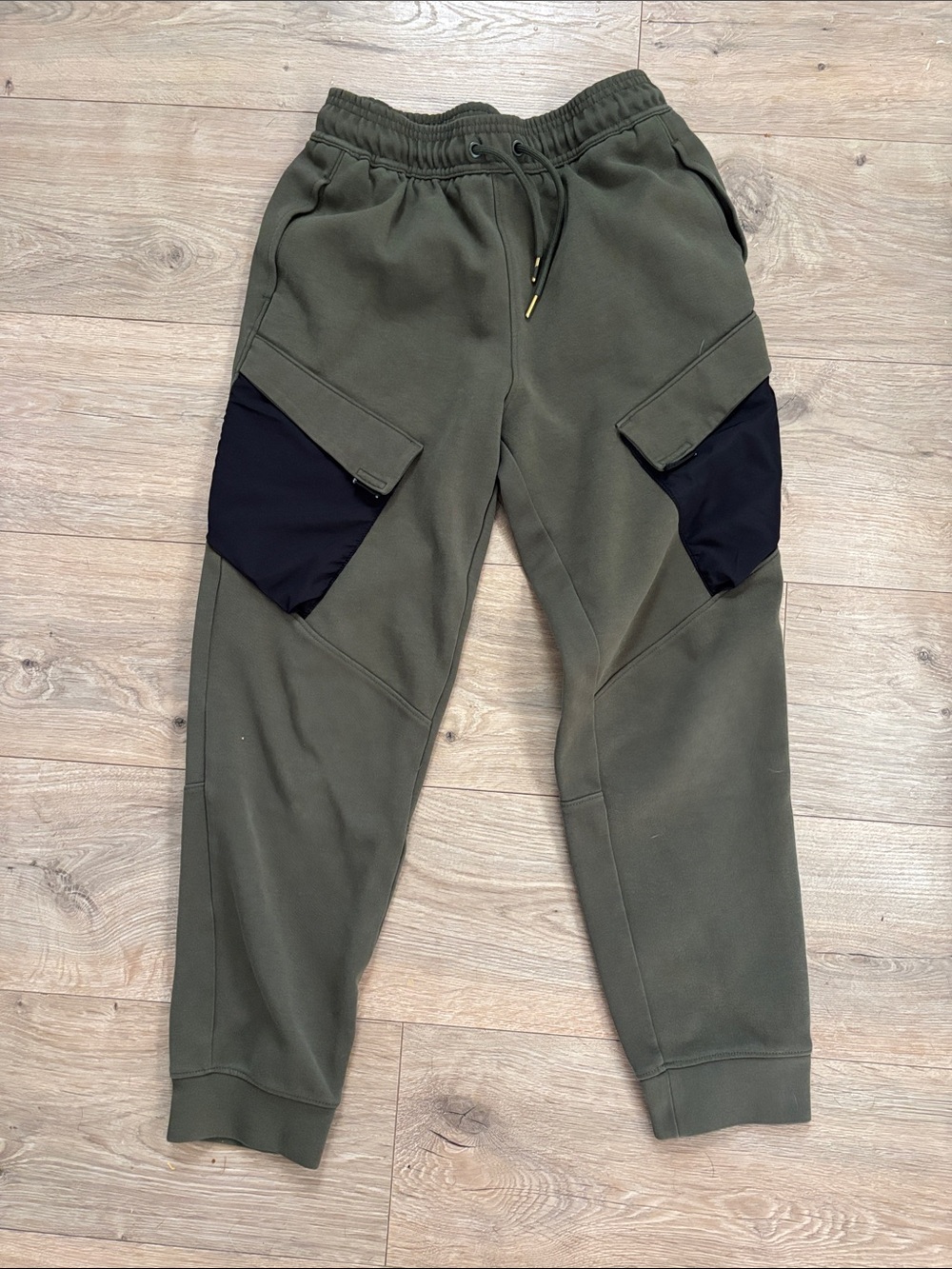Athletic Works Olive Cargo Jogger Pants with Black Pockets